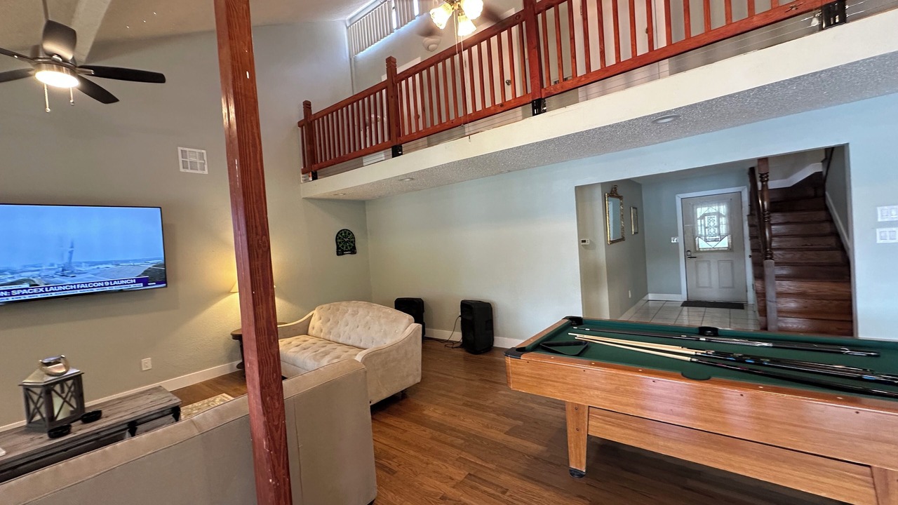 Photo of Livingroom in Land O' Lakes