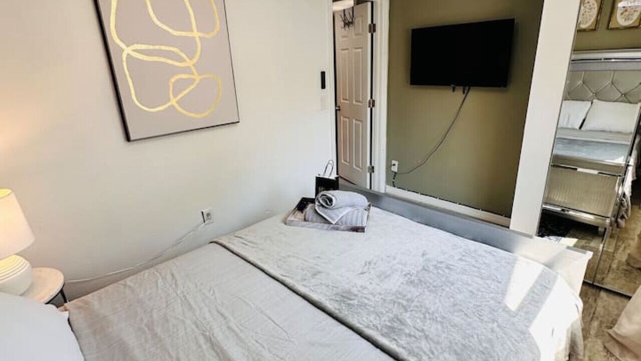 Photo of Bedroom in Bay Crest Park