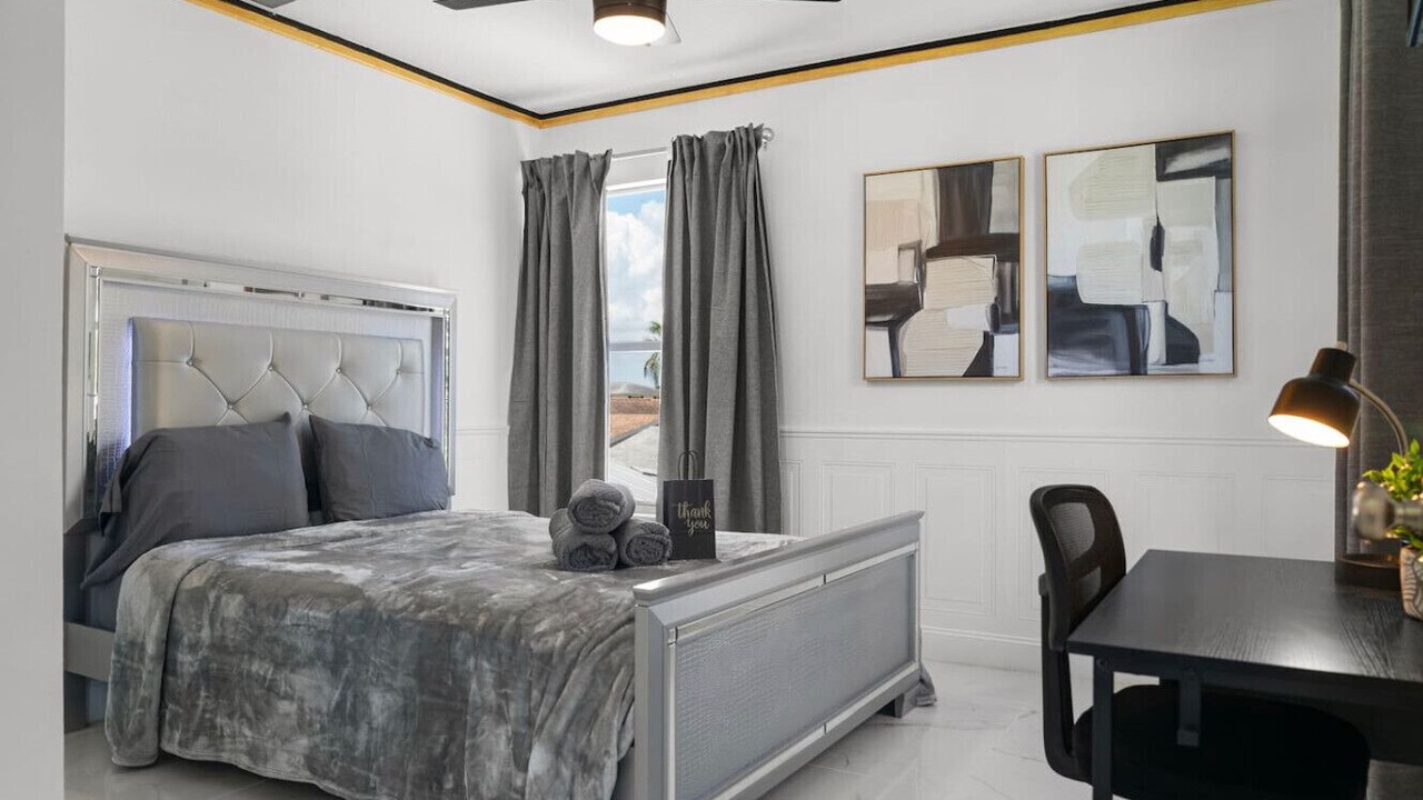 Photo of Bedroom in Bay Crest Park