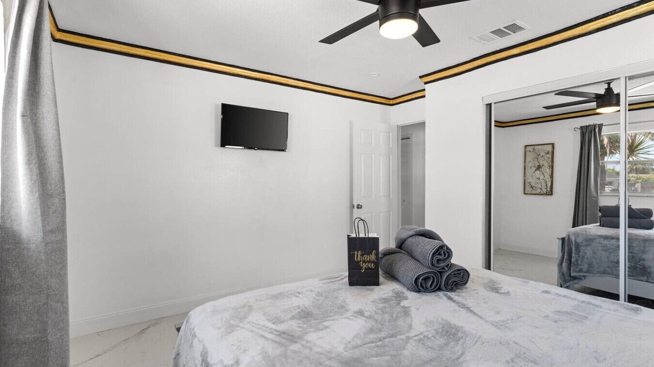 Photo of Bedroom in Bay Crest Park