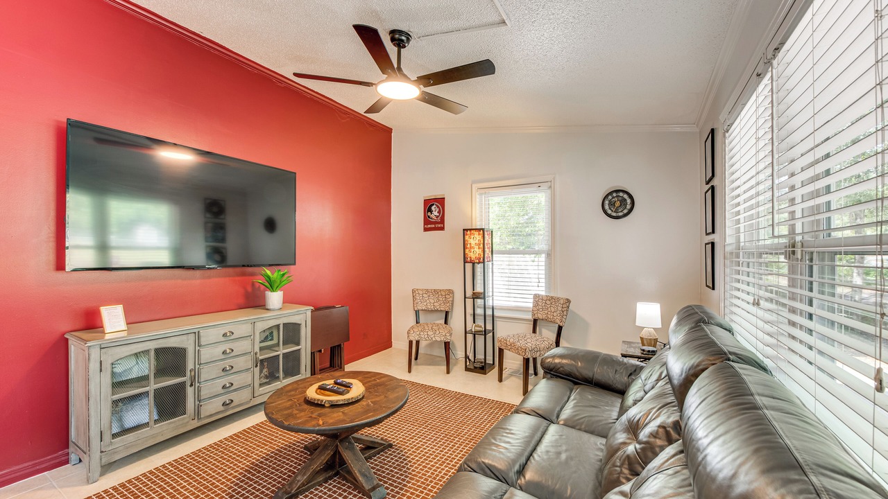 Photo of Livingroom in Griffin Heights