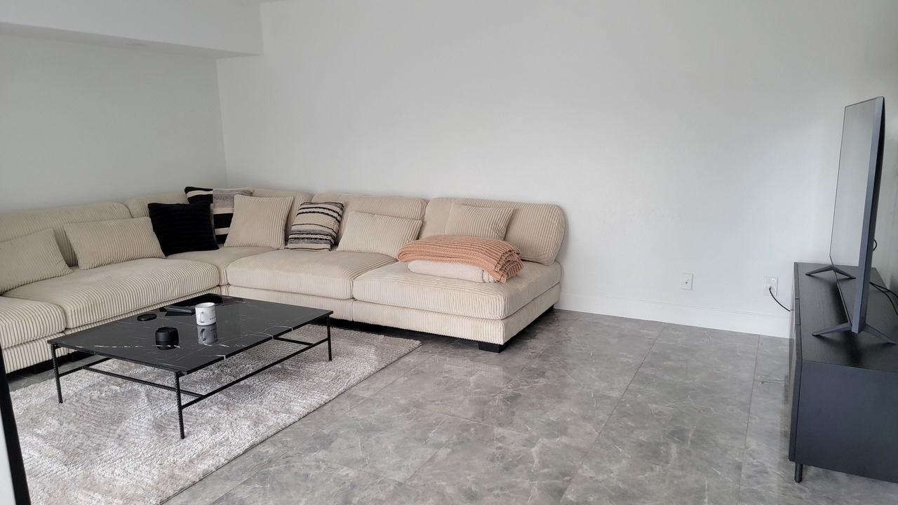 Photo of Livingroom in North Lauderdale