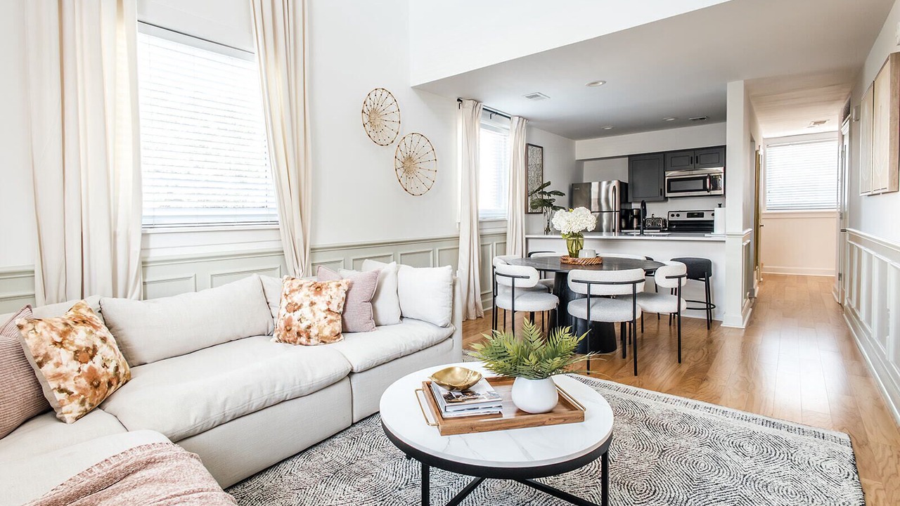 Photo of Livingroom in Downtown Charleston
