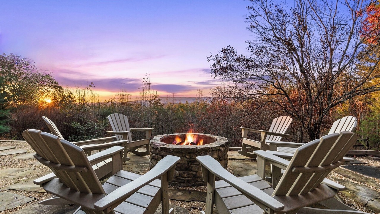 Photo of Outdoor in Cherry Log