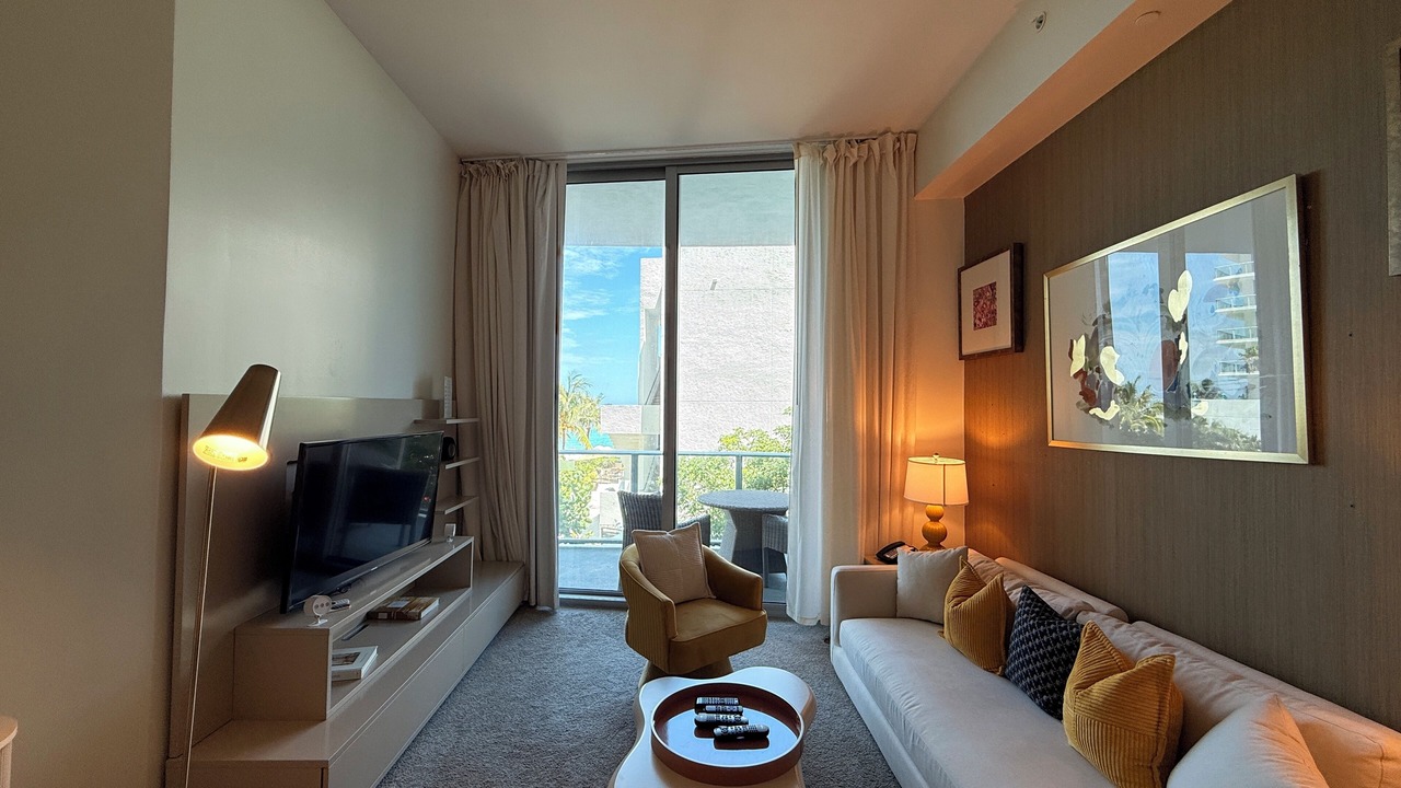 Photo of Livingroom in Hollywood South Central Beach