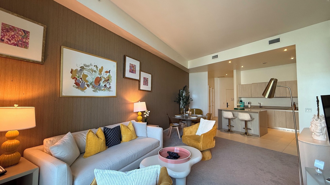 Photo of Livingroom in Hollywood South Central Beach