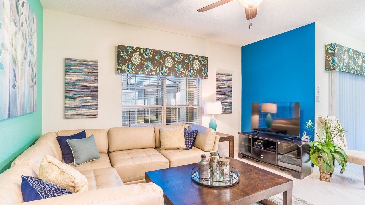 Photo of Livingroom in OakLeaf Plantation