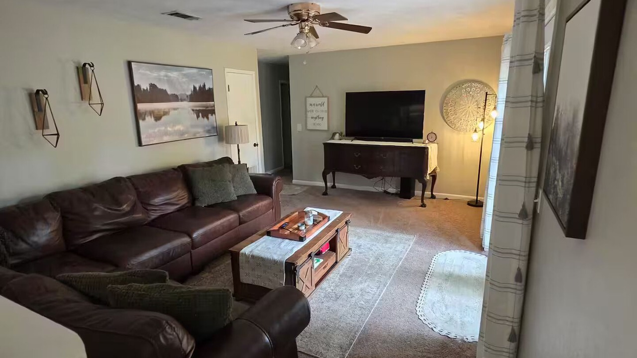 Photo of Livingroom in Tallahassee