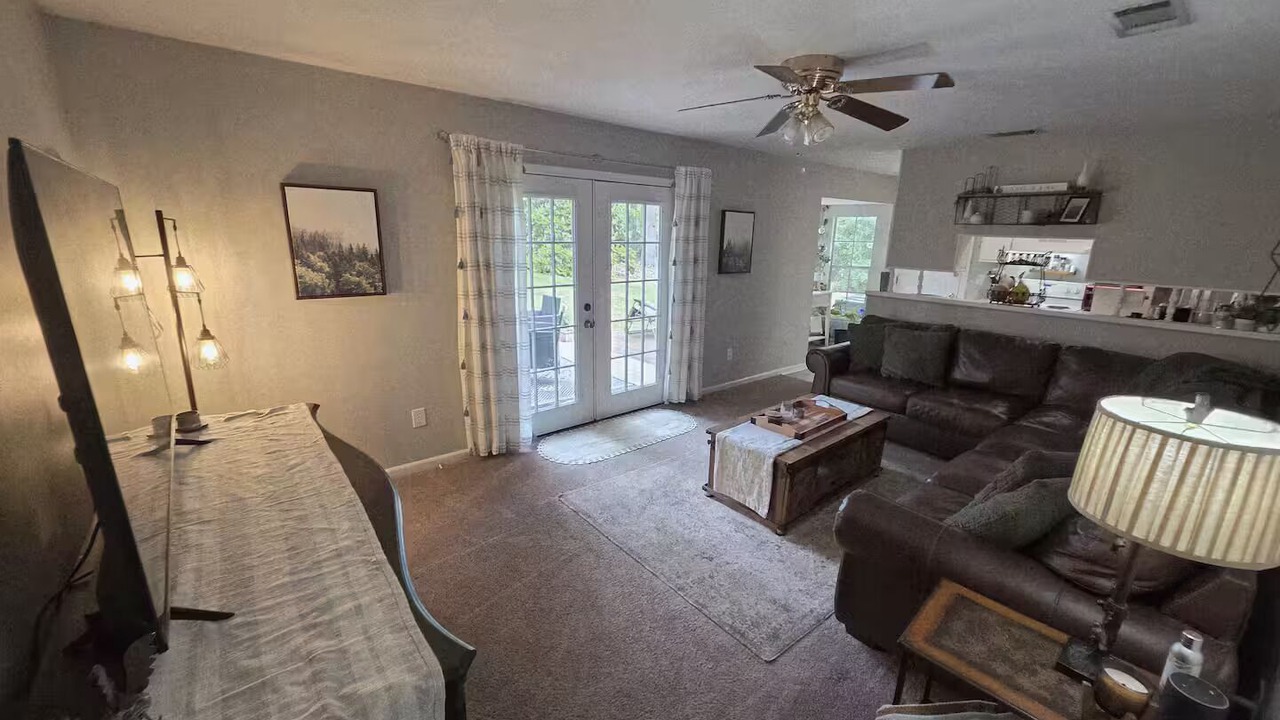Photo of Livingroom in Tallahassee