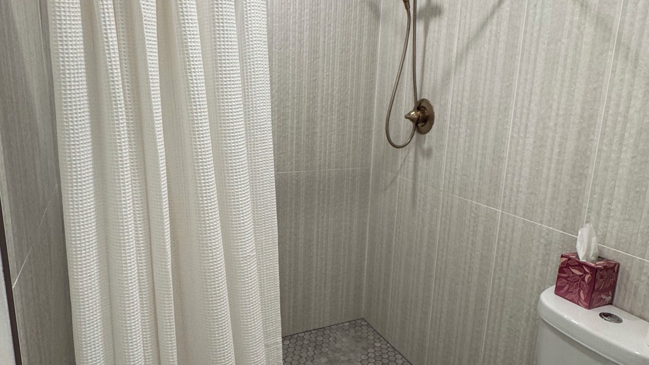 Photo of Bathroom in Pelican