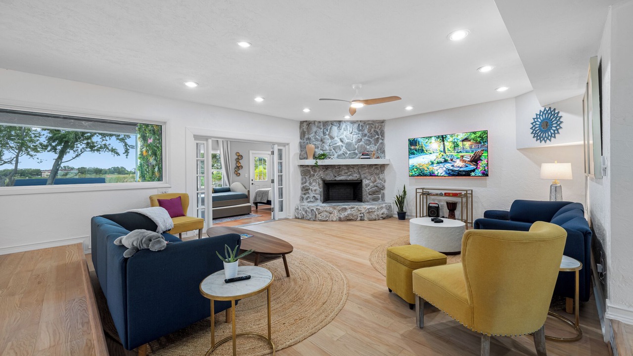 Photo of Livingroom in On Top of The World