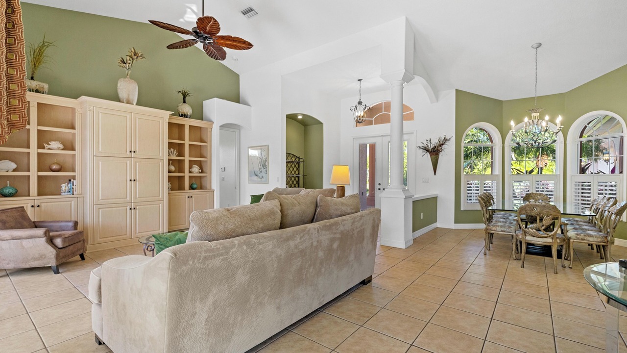 Photo of Livingroom in Pine Island Center