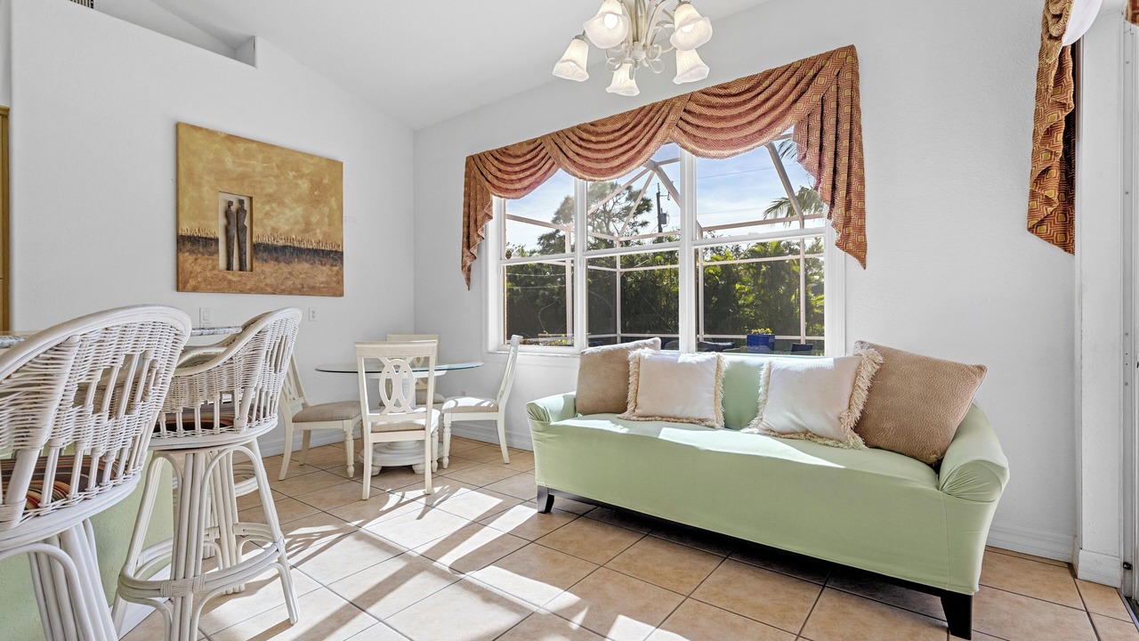 Photo of Livingroom in Pine Island Center