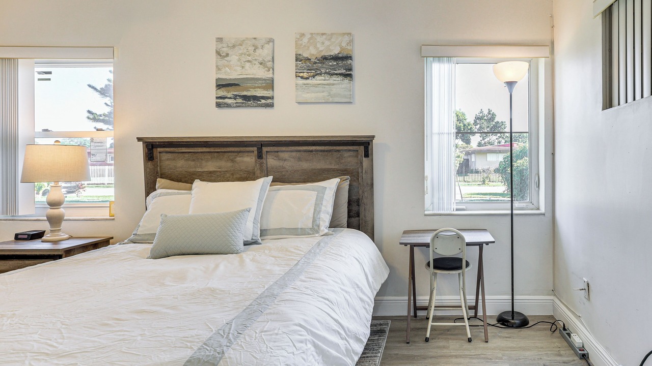 Photo of Bedroom in Miami Gardens