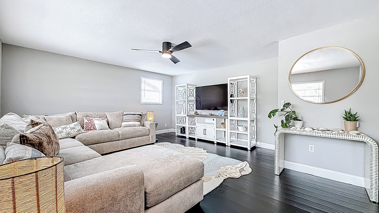 Photo of Bedroom in Pinellas Point