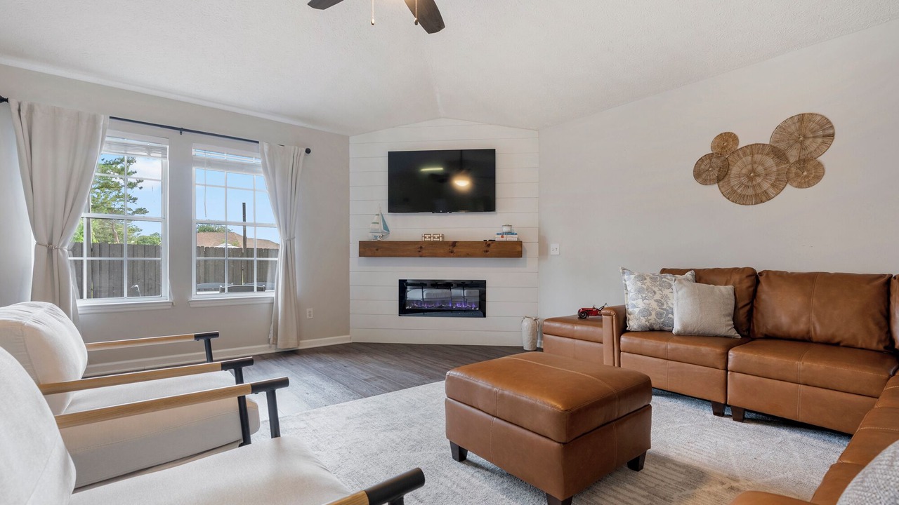 Photo of Livingroom in Upper Grand Lagoon