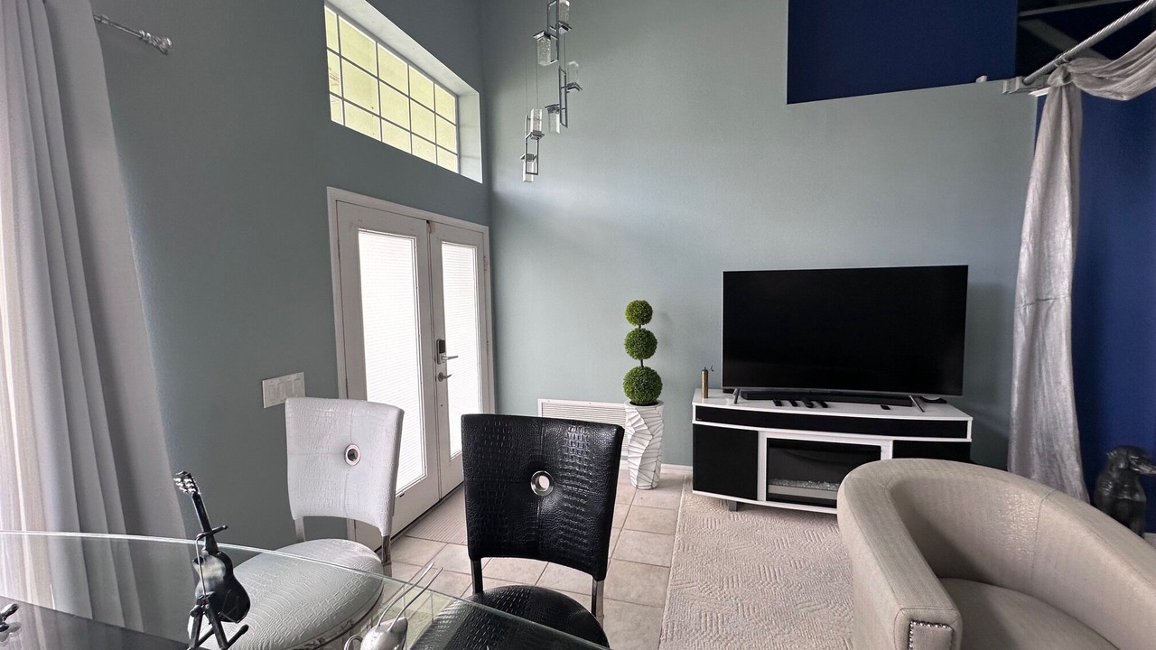 Photo of Livingroom in Southchase