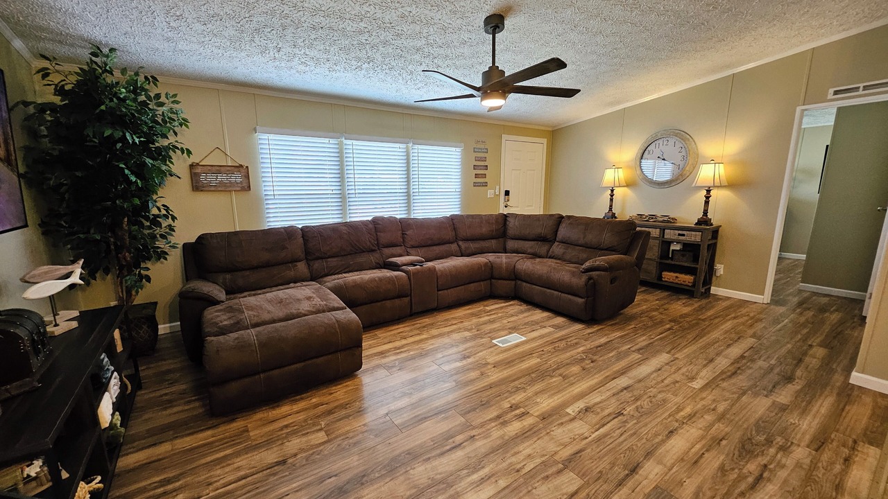 Photo of Livingroom in Taylor Creek