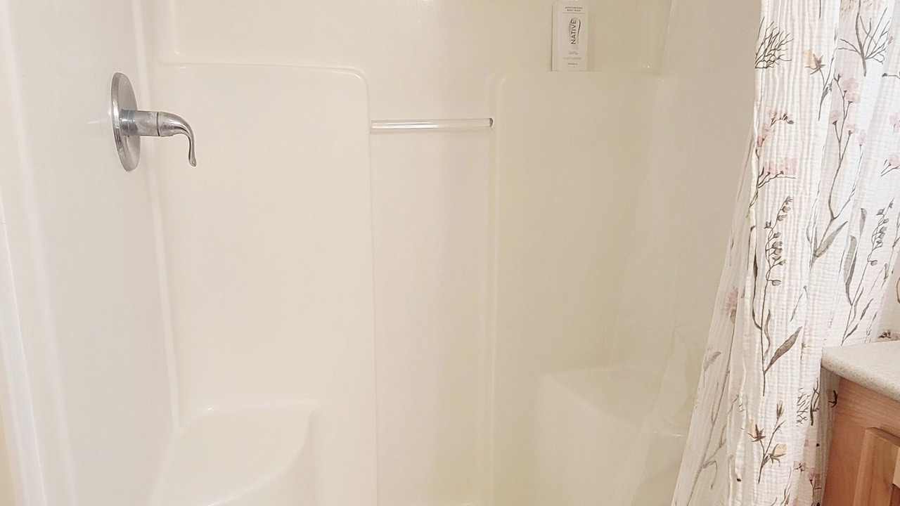 Photo of Bathroom in Jasper