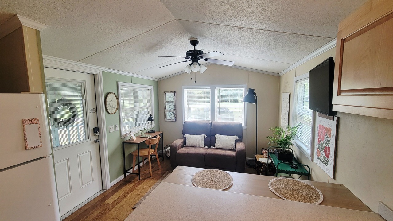 Photo of Livingroom in Jasper