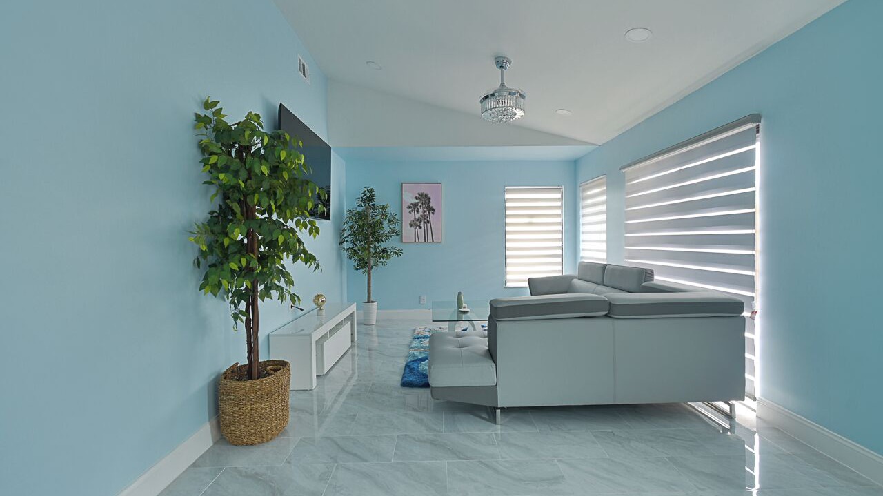 Photo of Livingroom in North Lauderdale