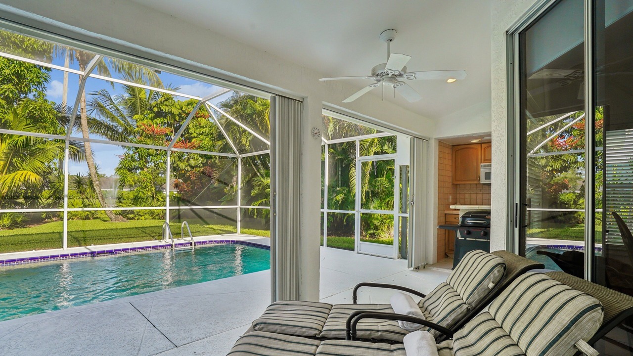 Photo of Outdoor in Crown Pointe