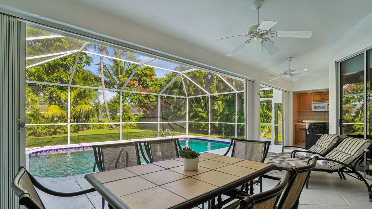 Photo of Outdoor in Crown Pointe