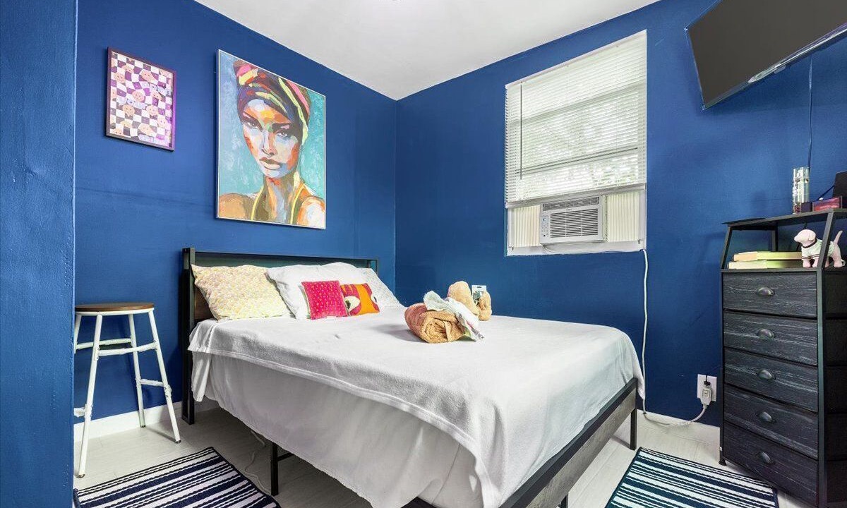 Photo of Bedroom in North Lauderdale