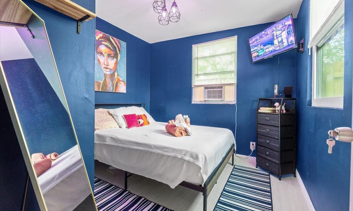 Photo of Bedroom in North Lauderdale