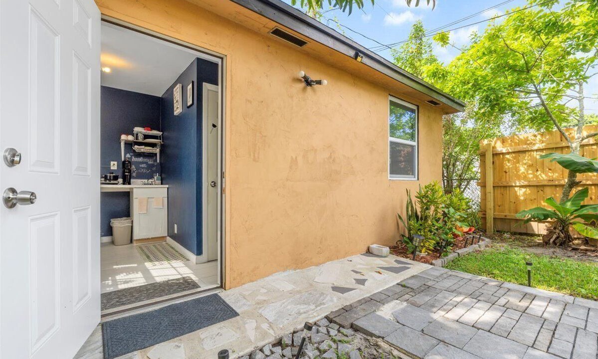Photo of Outdoor in North Lauderdale