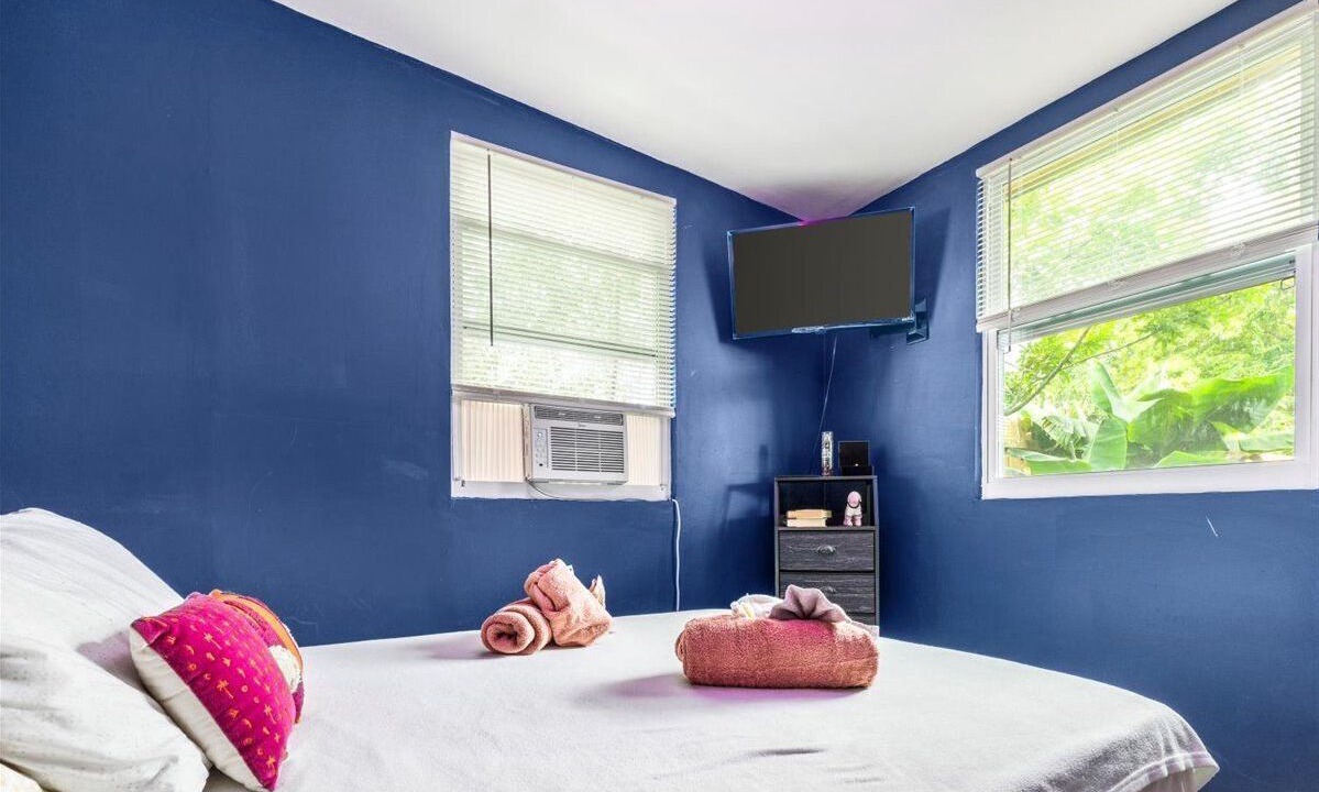 Photo of Bedroom in North Lauderdale