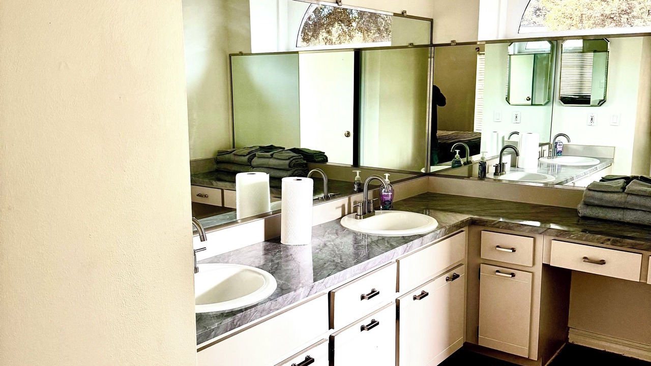Photo of Bathroom in Fairvilla
