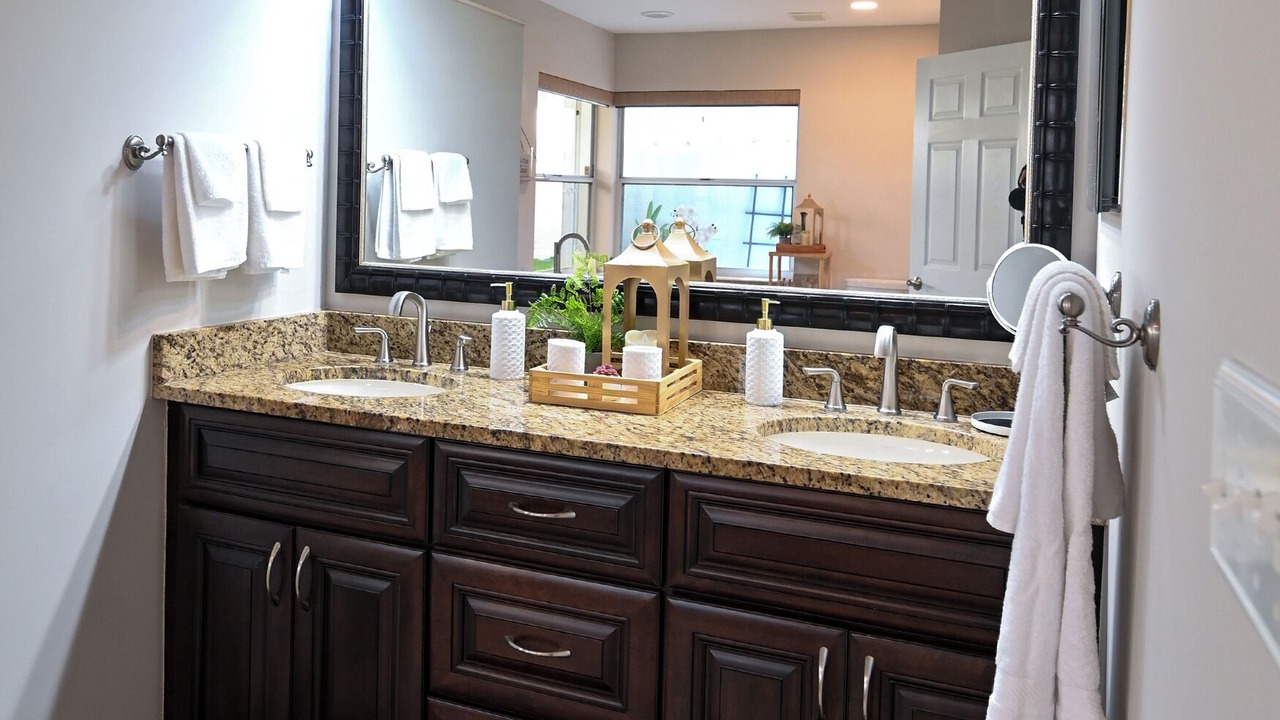Photo of Bathroom in Equestrian Walk