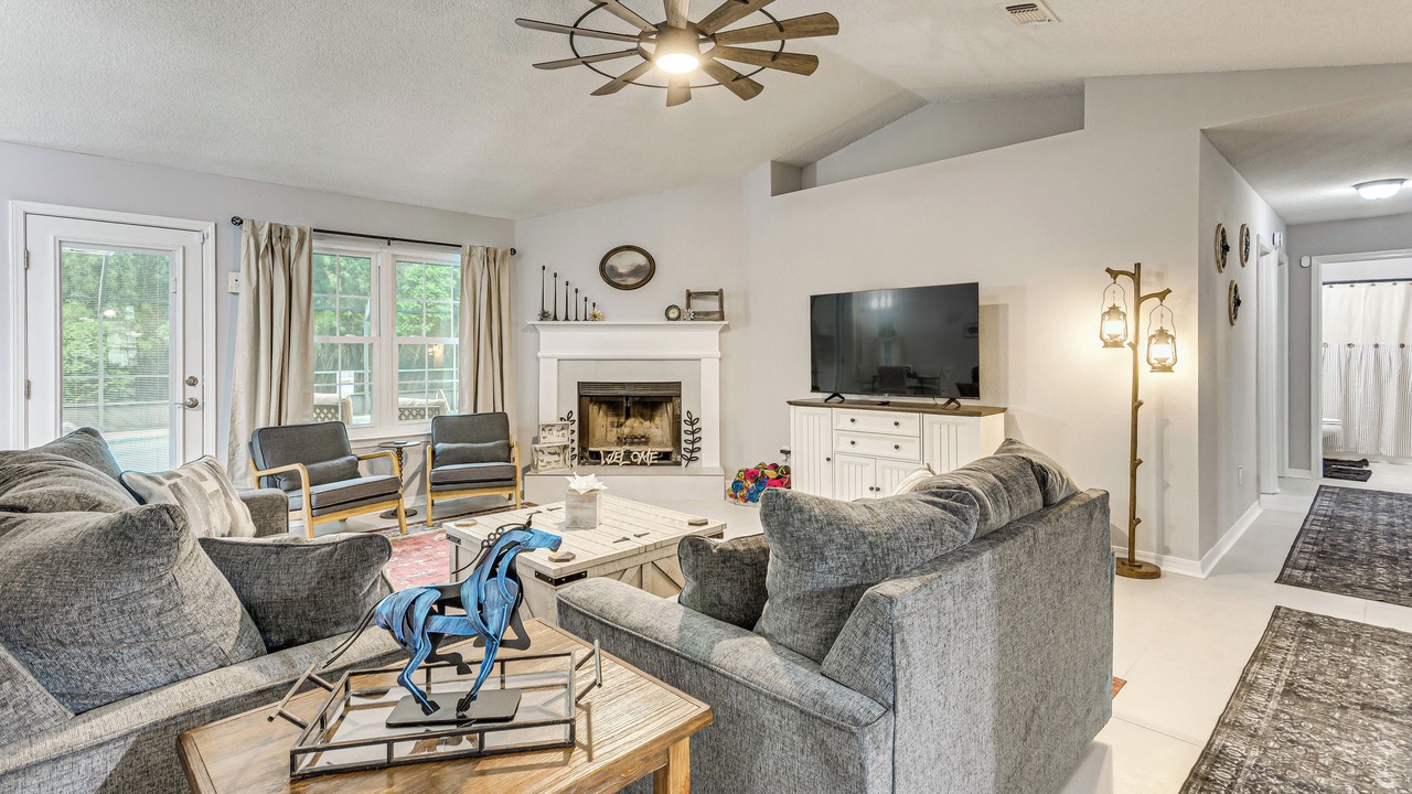 Photo of Livingroom in Gulf Breeze