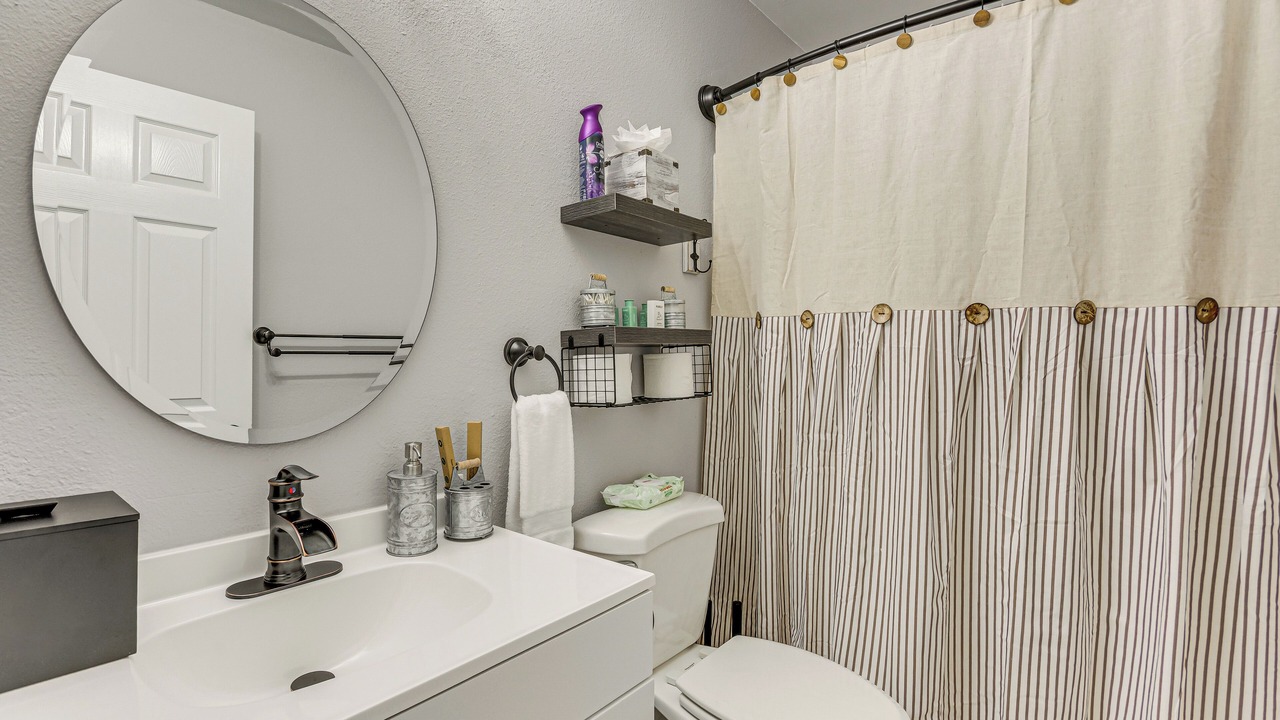 Photo of Bathroom in Gulf Breeze