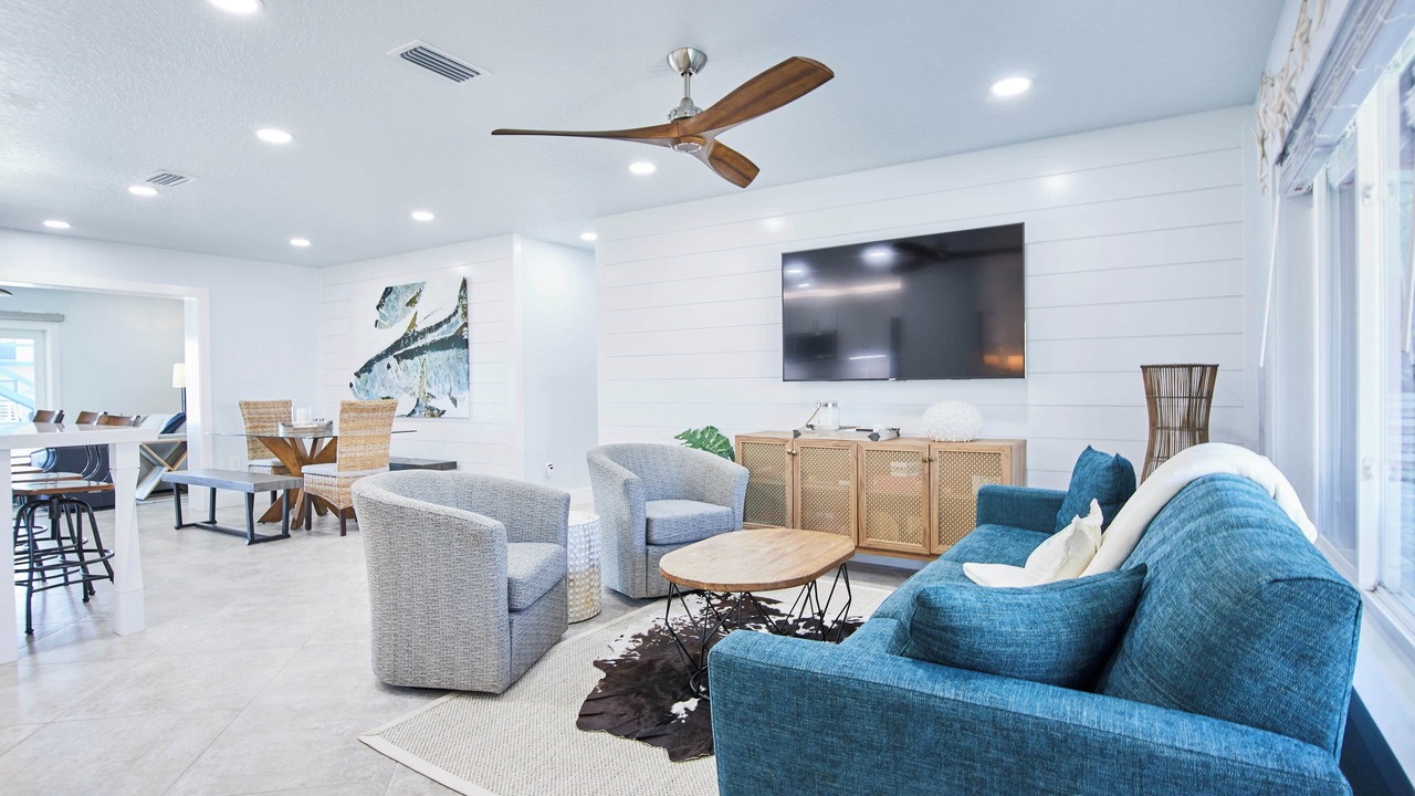 Photo of Livingroom in Springs at Kings Bay