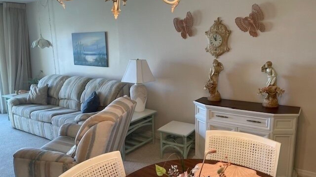 Photo of Livingroom in Point East