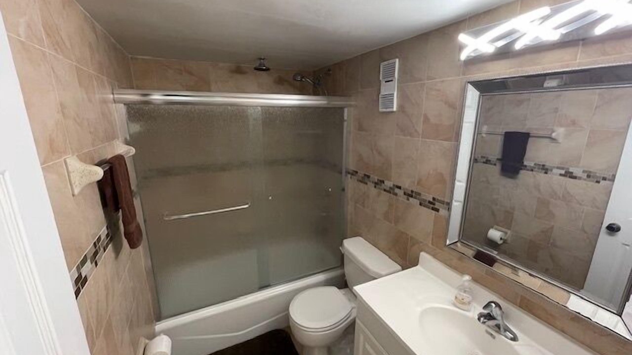 Photo of Bathroom in Point East