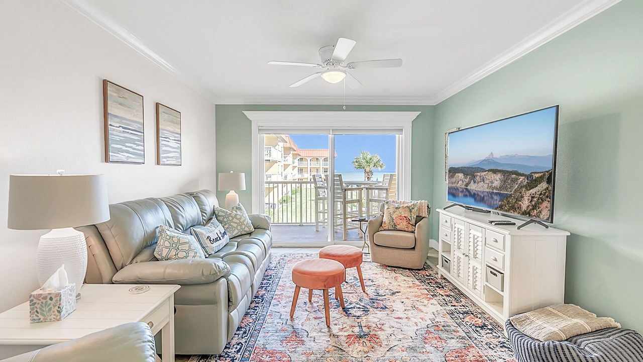 Photo of Livingroom in Point East