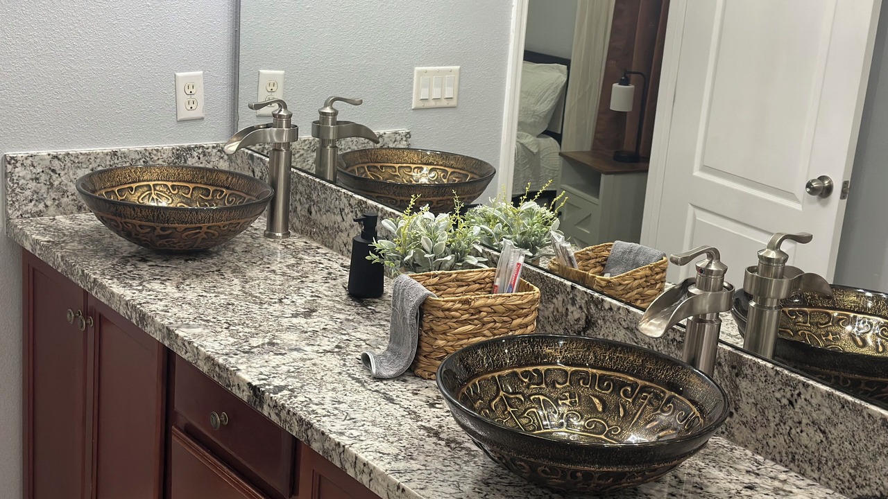 Photo of Bathroom in OakLeaf Plantation