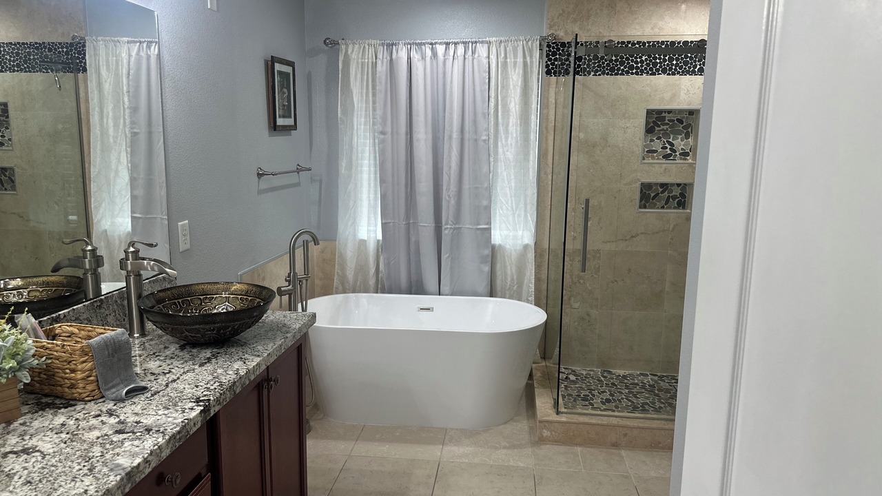 Photo of Bathroom in OakLeaf Plantation