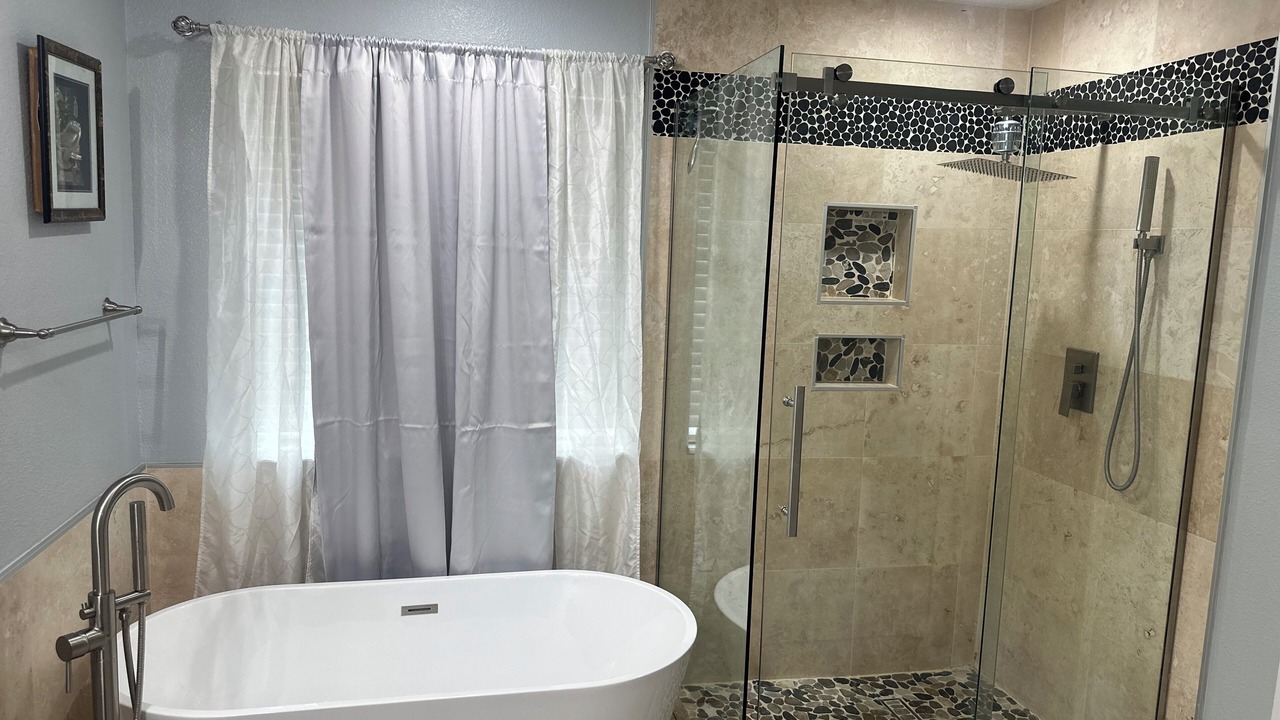 Photo of Bathroom in OakLeaf Plantation