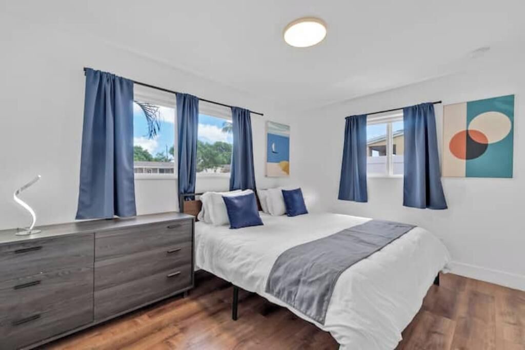 Photo of Bedroom in West Hollywood