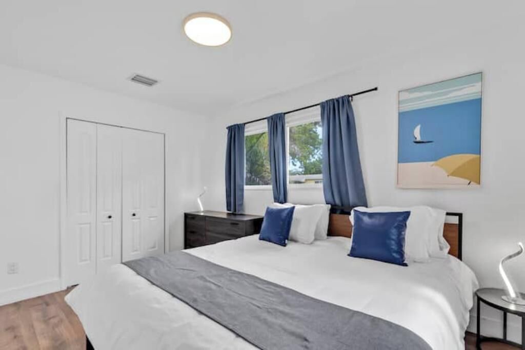 Photo of Bedroom in West Hollywood
