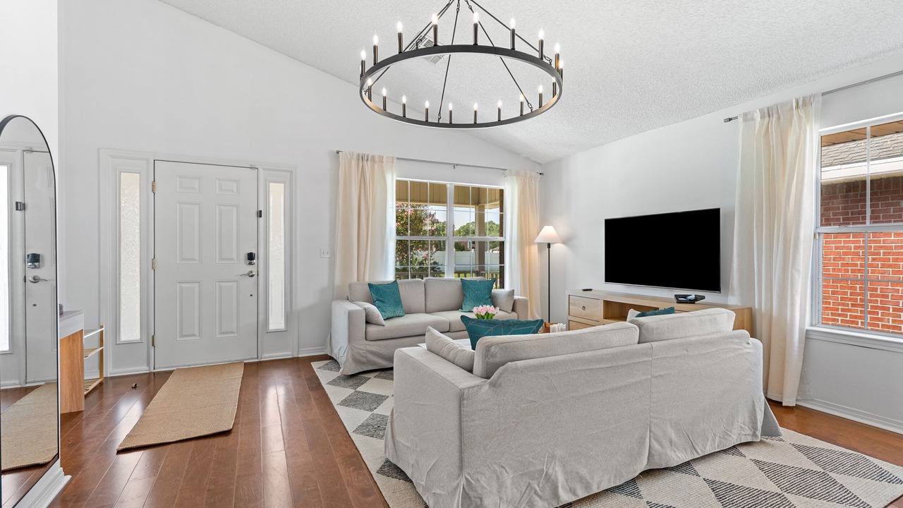 Photo of Livingroom in Westside