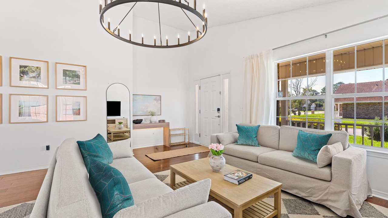 Photo of Livingroom in Westside