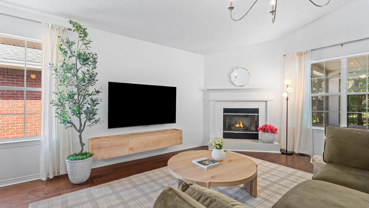 Photo of Livingroom in Westside
