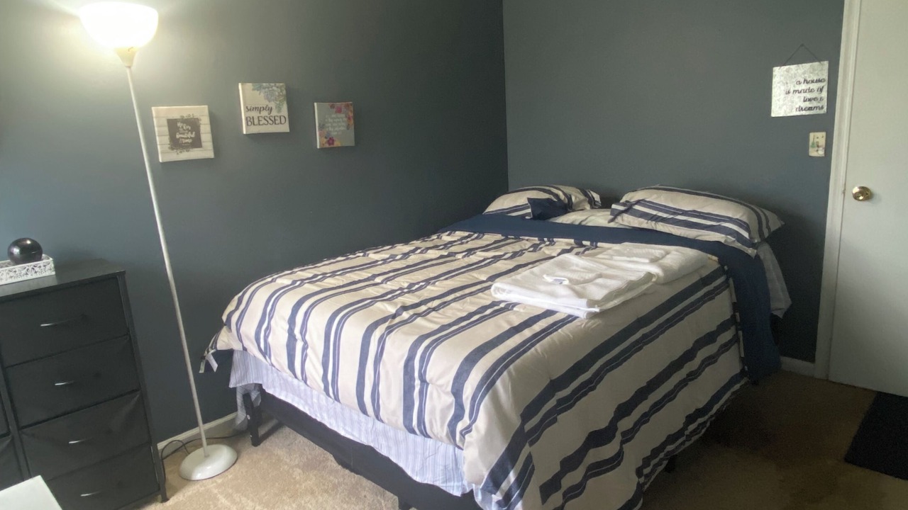 Photo of Bedroom in Lakewood Park