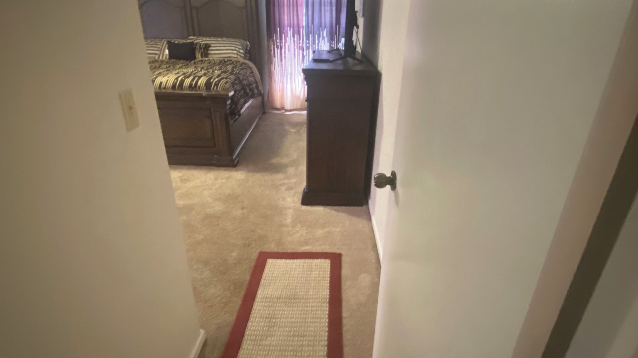 Photo of Bedroom in Lakewood Park
