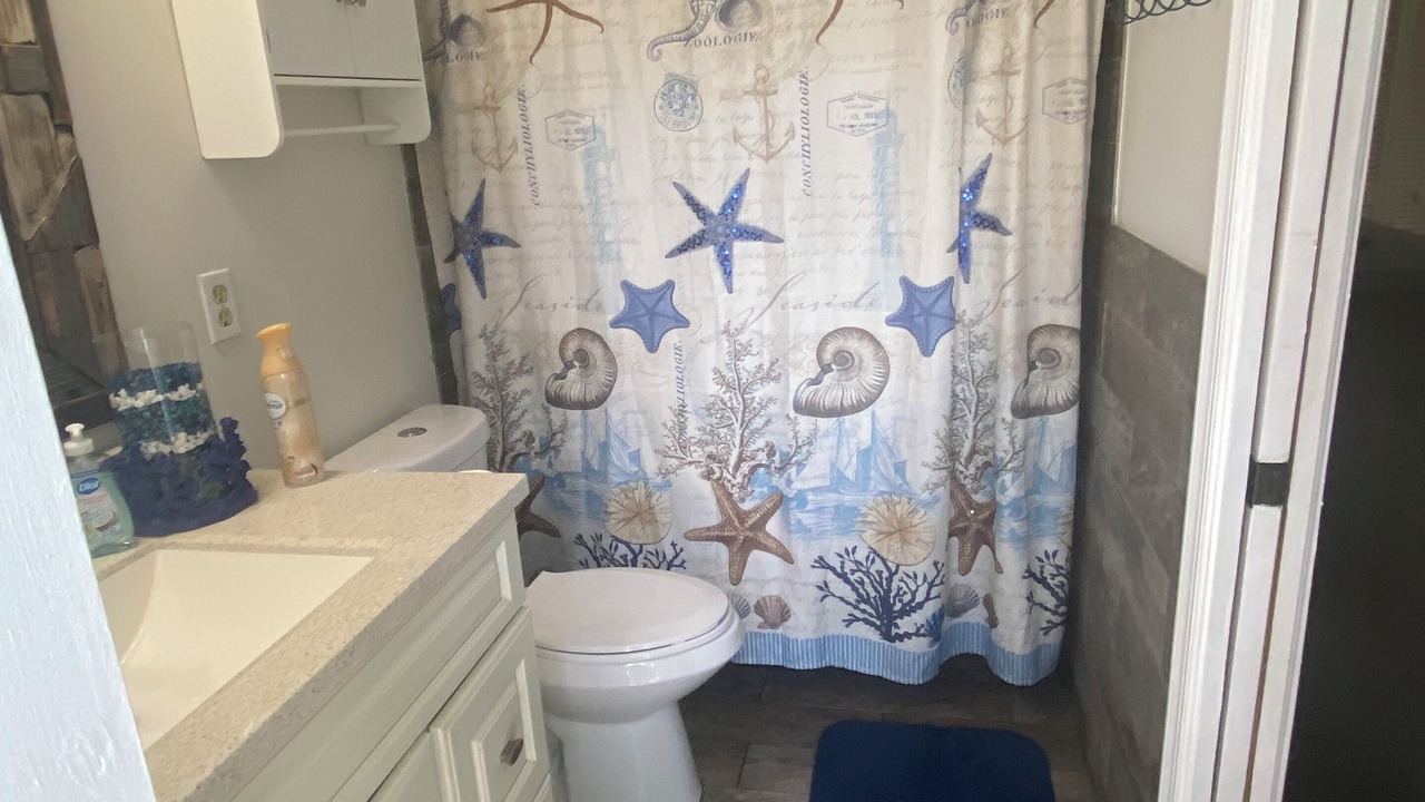 Photo of Bathroom in Lakewood Park